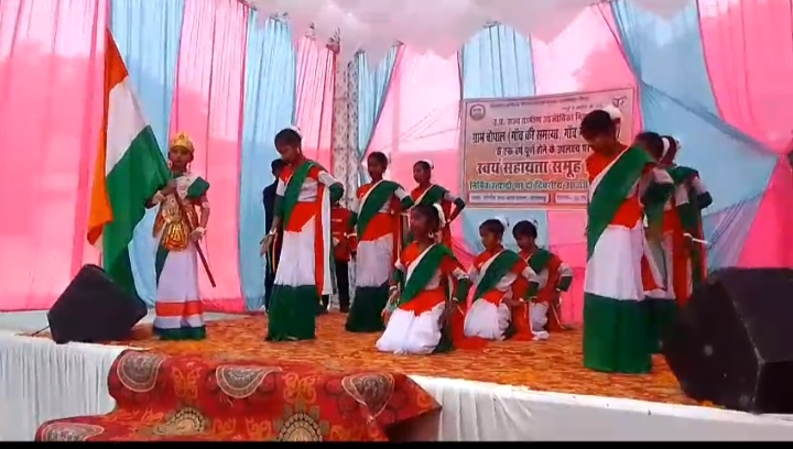 आजमगढ़ आजीविका मेले का  सांसद दिनेश लाल यादव निरहुआ ने किया शुभारंभ