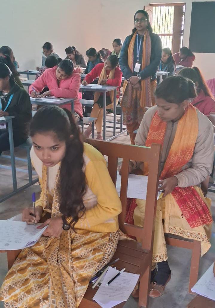 सेमेस्टर की परीक्षा में पकड़े गए तीन नकलची