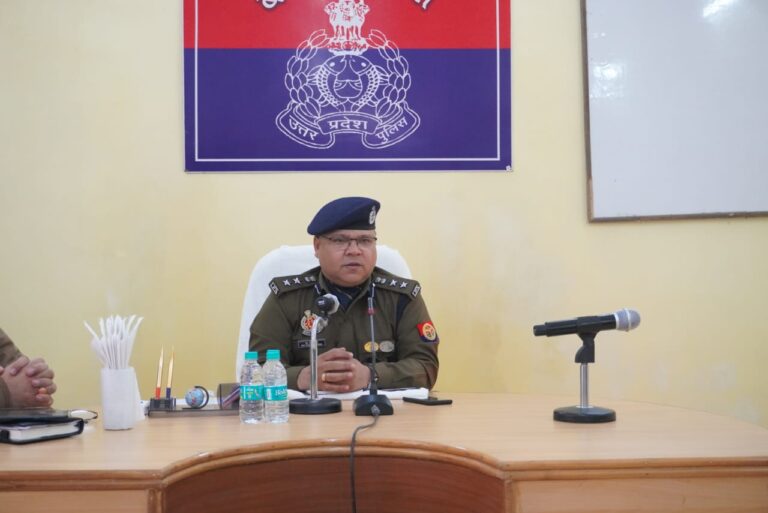 जनपद में सुरक्षा व्यवस्था को और भी दुरूस्त करने के लिए नवागत एसपी देव रंजन वर्मा ने की प्रेसवार्ता