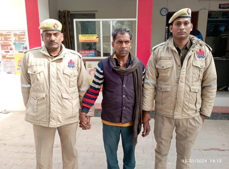 चोरी गये सामान के साथ 03 बाल अपचारी पुलिस अभिरक्षा में