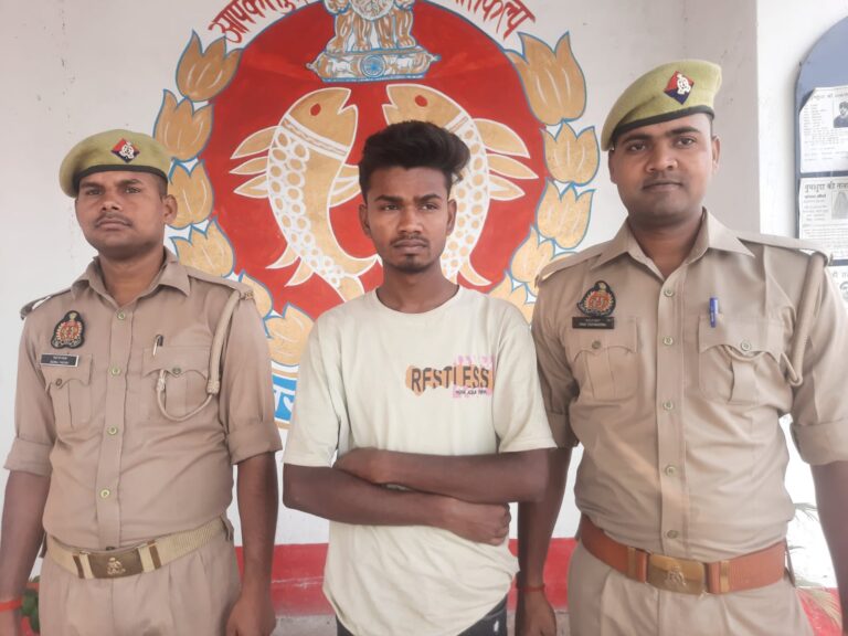 अश्लील फोटो व वीडियो बनाकर वायरल करने की धमकी देना वाला आरोपी अभियुक्त गिरफ्तार