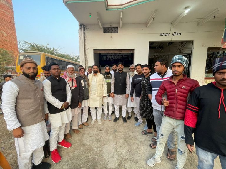 संसार के सभी देश जमीन के नीचे से सोना चांदी पेट्रोलियम इत्यादि निकाल रहे हैं, भारत सरकार मस्जिदों की खुदाई कर मंदिर तलाश कर रही है,