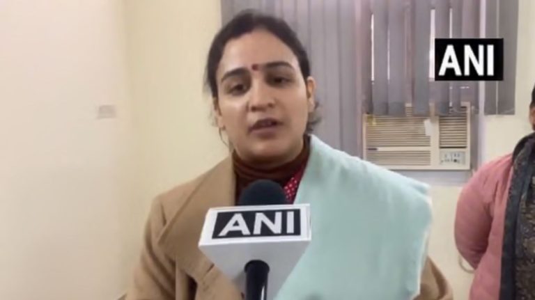 *भाजपा नेता अपर्णा यादव ने गृहमंत्री का किया समर्थन*