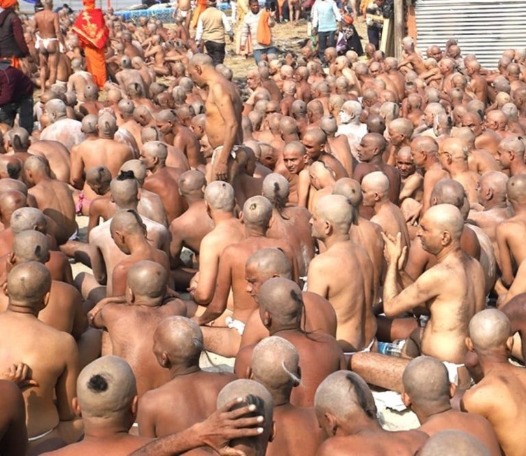 महाकुंभ में 1500 लोगों ने जीवित ही किया अपना पिंडदान, बने नागा सन्यासी।