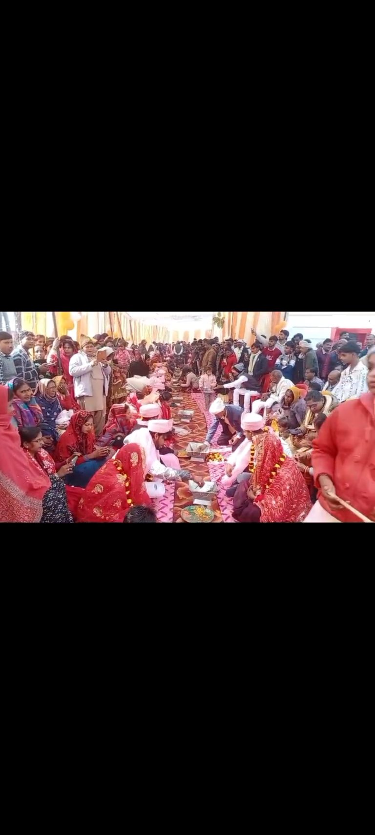 मुख्यमंत्री सामूहिक विवाह योजना में 75 जोड़ों का विवाह हुआ संपन्न।