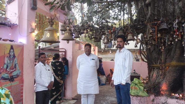 महाशिवरात्रि: श्री सिद्धेश्वरनाथ धाम योगानन्द नगर रामलला  मंदिर जिगिरसण्ड में हजारों श्रद्धालुओं ने किए महादेव के दर्शन