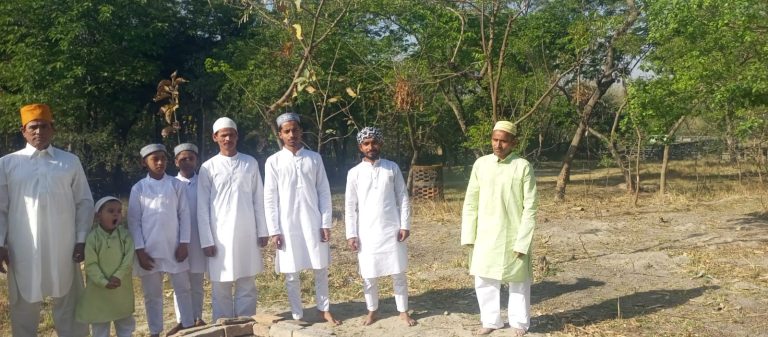 रामपुर में जोशोखरोश के साथ ईदगाह में पढ़ी गयी नमाज