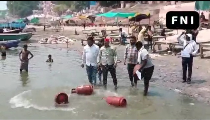 गैस के दाम में वृद्धि करके मिडल परिवार के साथ धोखा देने का काम केंद्र सरकार ने किया है।