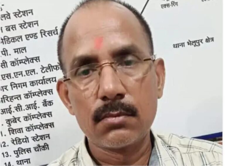 __यूपी में रिश्वतखोरी पर एक्शन; फतेहपुर में 5 हजार रुपये लेते लेखपाल गिरफ्तार, बनारस में पकड़ा गया नगर निगम का लिपिक_