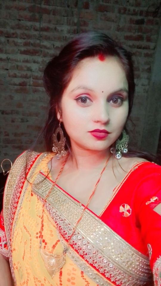 सुलतानपुर।सड़क हादसे में विवाहिता की मौत,गोद की बच्ची बची।