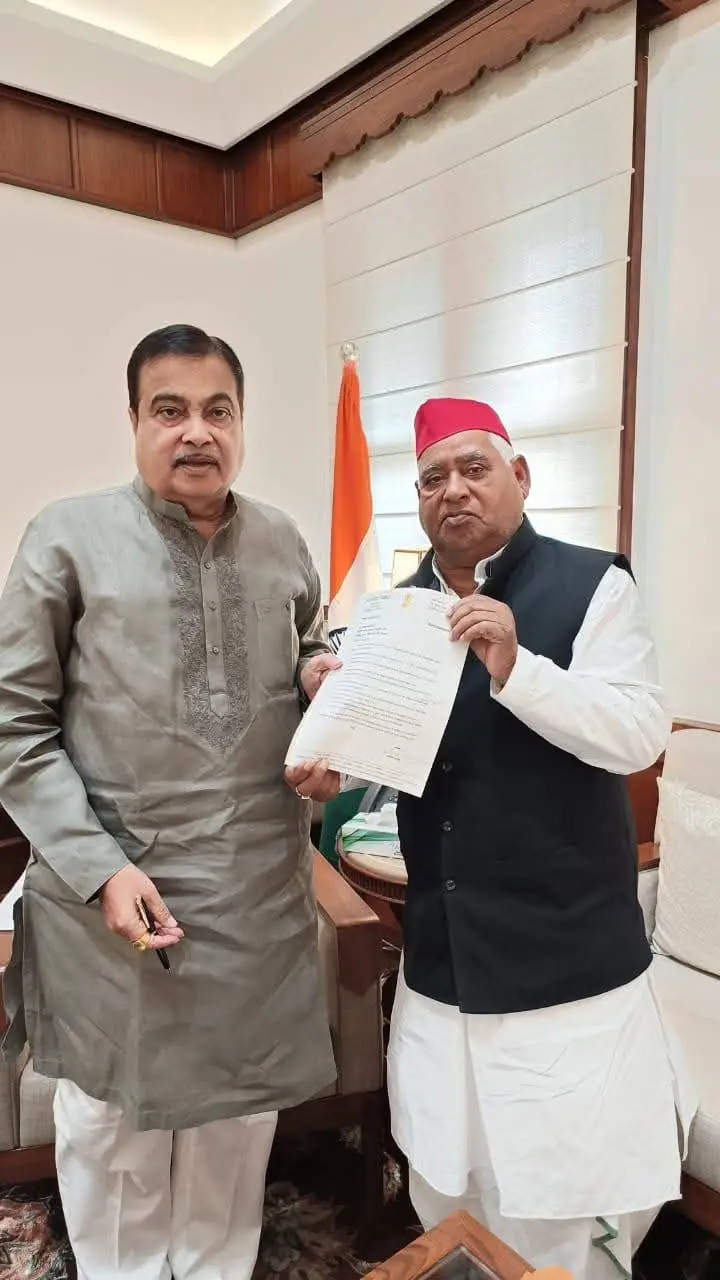 *सड़क निर्माण के लिए केंदीय मंत्री को प्रस्ताव देने पर हाजी फिरोज़ खान गब्बर ने जताया हर्ष।।*