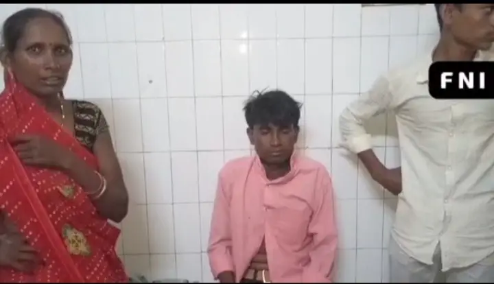 बाँदा : हरदौली गांव में शराब के नशे में एक युवक ने खाया जहरीला सर्प परिजनों ने सीएचसी बबेरू में कराया भर्ती