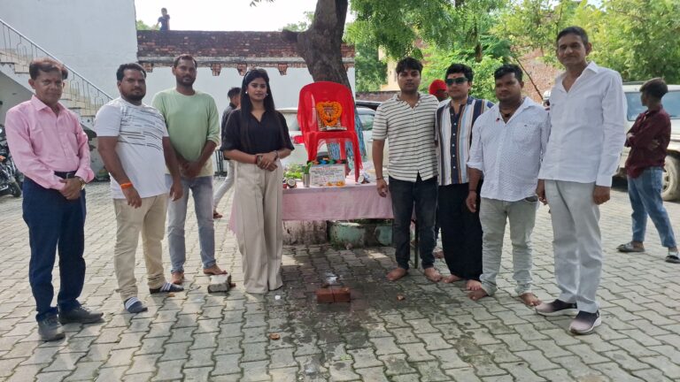 आजमगढ़ में भोजपुरी फिल्म महिला आरक्षण का मुहूर्त और पूजा-पाठ के साथ शुभारंभ