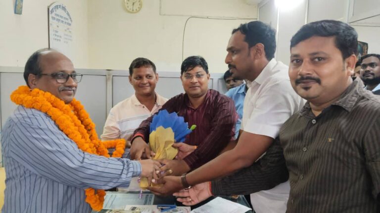अखिल भारतीय फार्मासिस्ट एसोसिएशन शाखा आजमगढ़ में राष्ट्रीय अध्यक्ष शशि भूषण सिंह जी का स्वागत अभिनंदन हुआ।