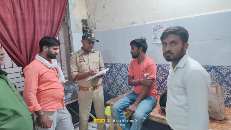 नकाबपोश बदमाशों ने सरेराह युवक को मारपीट कर किया घायल