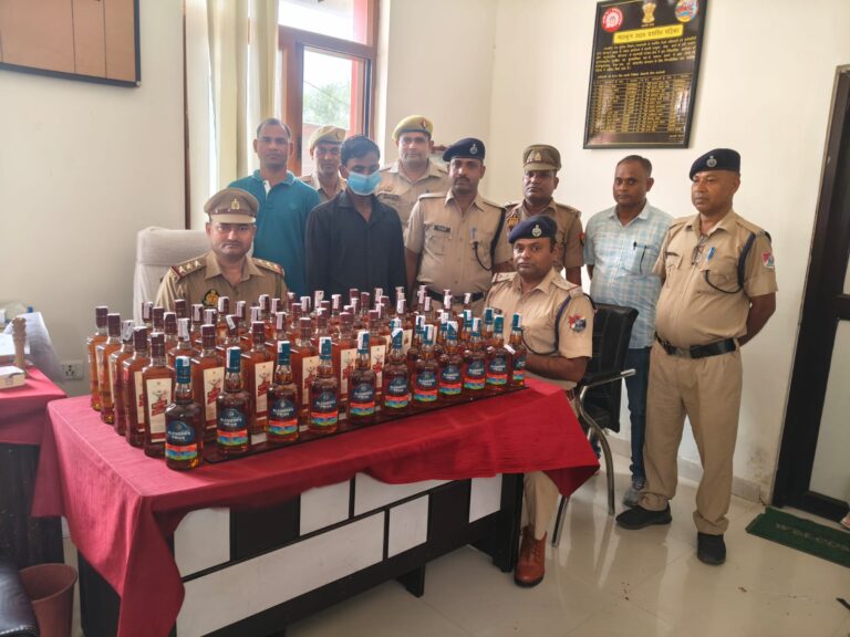 राजधानी एक्स्प्रेस में जीआरपी की ताबड़तोड़ कार्यवाही से अवैध शराब माफियाओं में  मचा हड़कंप  , अवैध शराब सहित एक गिरफ्तार