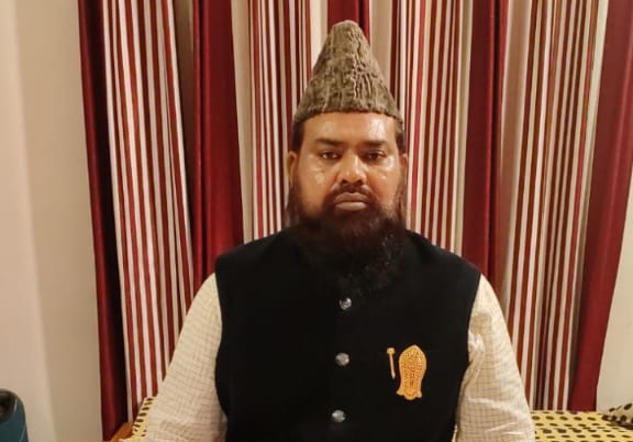 मौलाना की गिरफ्तारी विवादित, न्याय की अपील: वायरल वीडियो शेयर करने वाला मुस्लिम युवक, नहीं हिन्दू संगठन का सदस्य