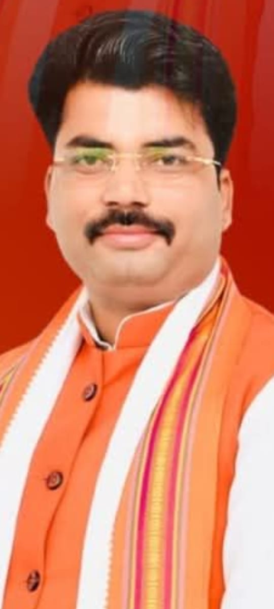 जहाँगीरगंज से ब्लॉकप्रमुख की पेश करेंगे दावेदारी शीतलेश्वर त्रिपाठी।