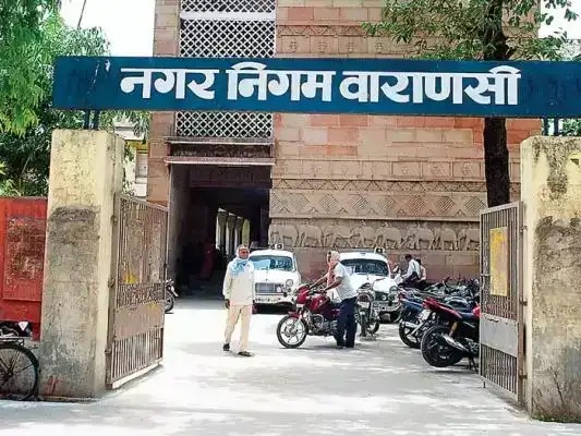 नगर निगम की अनुमति के बिना शहर में चिपकाते हैं अपने विज्ञापन, तो हो जाइए सावधान! आज ही लगा है एक व्यक्ति पर साढ़े 5 लाख का जुर्माना