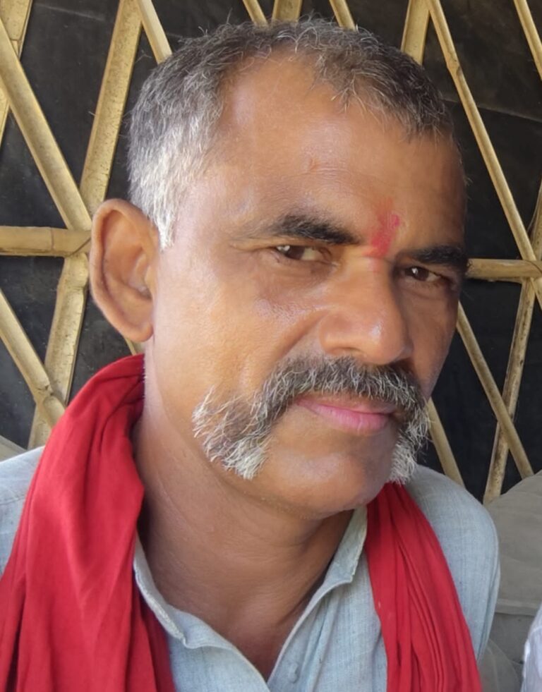 पत्रकारिता की आड़ में उगाही का खेल विनोद “मानव” ने खोली बेल्थरा रोड के कथित पत्रकार की पोल।