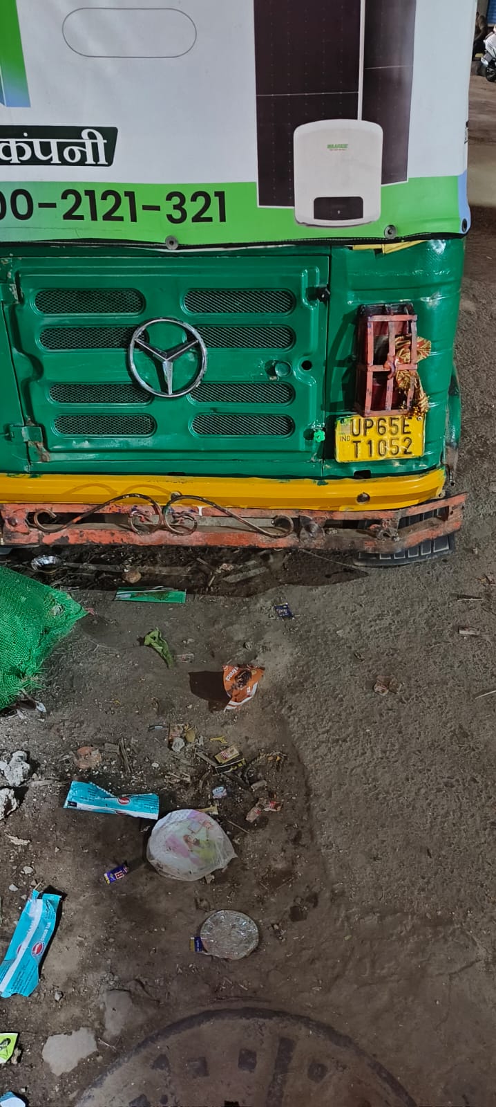 वैसे तो वाराणसी में ऐसे सैकड़ों ऑटो है जो अवैध तरीके से शहर भर में फर्राटा भर रहे है.