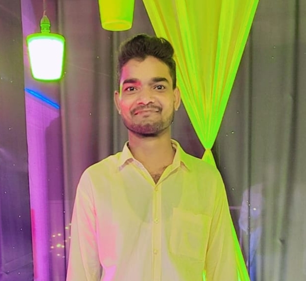 आज़मगढ़: पेड़ से लटकता मिला युवक का शव, पत्नी ने ससुरालियों पर लगाया हत्या का आरोप