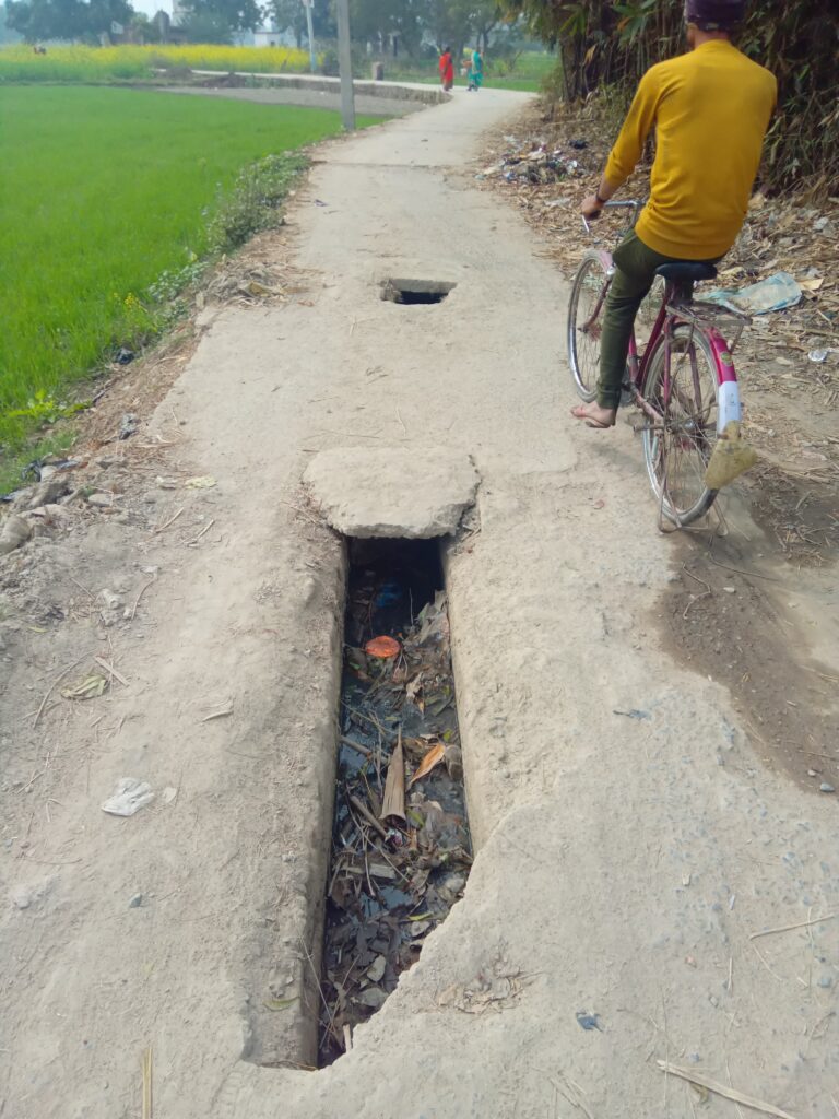 ग्राम अबाड़ी में जर्जर नाला व क्षतिग्रस्त मार्ग से बढ़ा हादसे का खतरा, निरंजन शर्मा ने मुख्यमंत्री से की हस्तक्षेप की मांग-