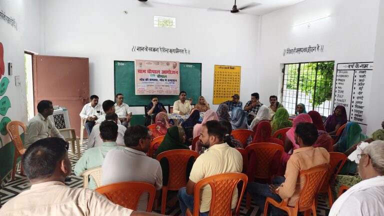 ठेंगहा की रात्रि चौपाल में विकास कार्यों की शिकायतों पर प्रशासन सख्त