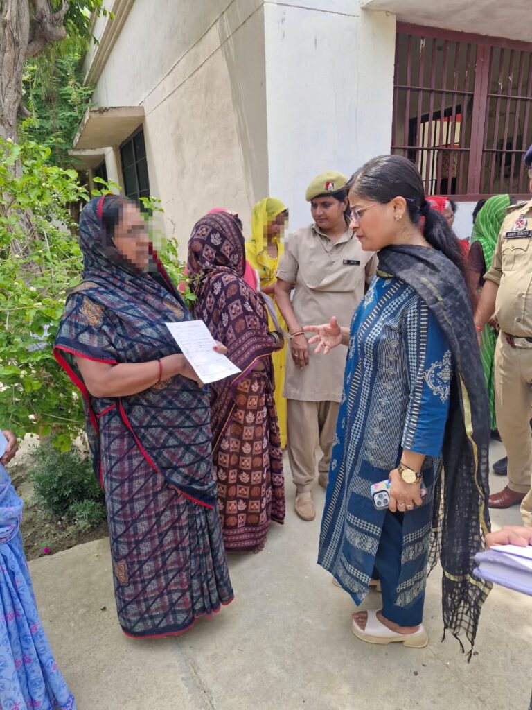 पल्स पोलियो अभियान एवं एचपीवी टीकाकरण की तैयारियों को लेकर सीडीओ ने की जिला स्तरीय समीक्षा बैठक