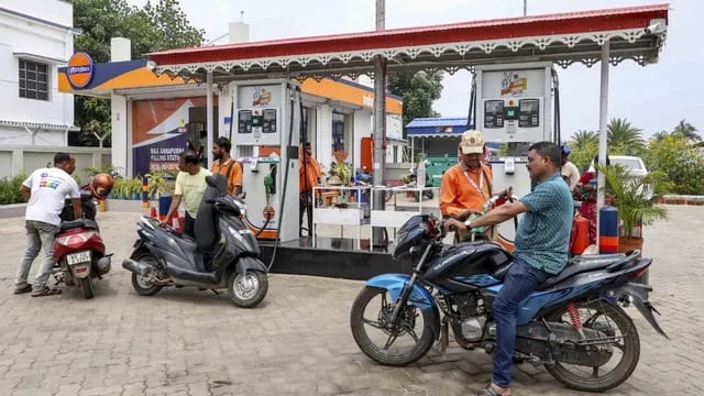7 जुलाई को कितनी है पेट्रोल-डीजल की कीमत?