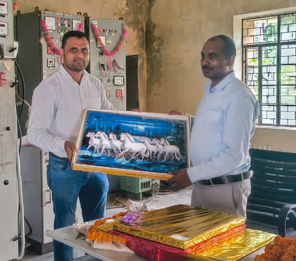 बांसडीह को अलविदा कह लखनऊ रवाना हुए एसडीओ कौशल किशोर, ढोल-नगाड़ों के बीच दी गई भव्य विदाई