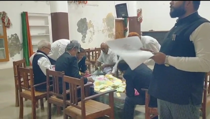 कड़ी सुरक्षा के बीच मतगणना शुरू, दोपहर 2 बजे तक आ सकते हैं नतीजे